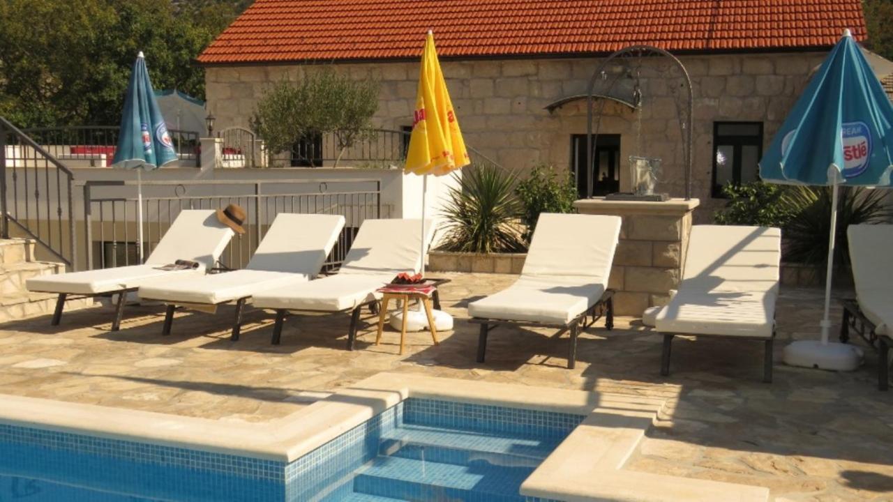 Donje Rascane Dvori Stipanovi With Heated Pool And Jacuzzi 빌라 외부 사진