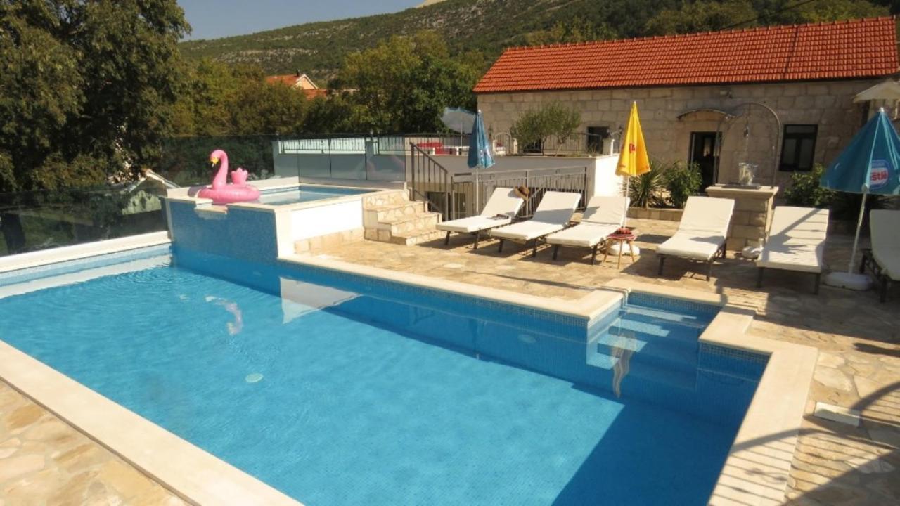 Donje Rascane Dvori Stipanovi With Heated Pool And Jacuzzi 빌라 외부 사진