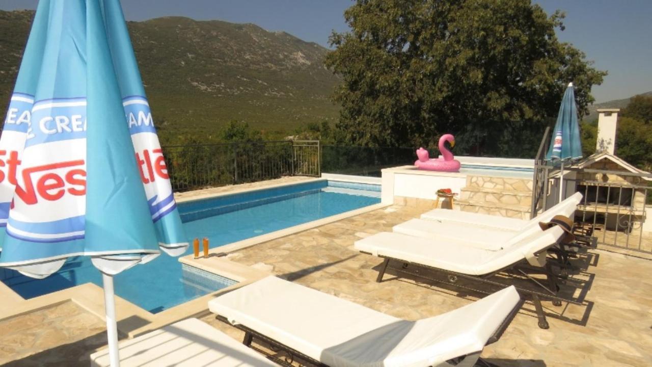 Donje Rascane Dvori Stipanovi With Heated Pool And Jacuzzi 빌라 외부 사진