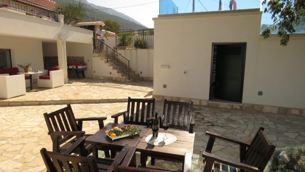 Donje Rascane Dvori Stipanovi With Heated Pool And Jacuzzi 빌라 외부 사진