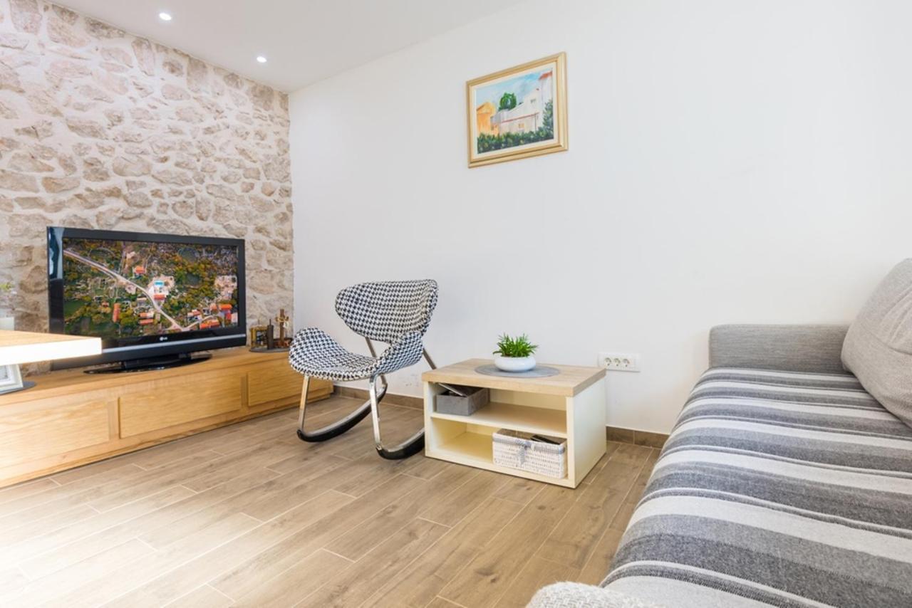 Donje Rascane Dvori Stipanovi With Heated Pool And Jacuzzi 빌라 외부 사진