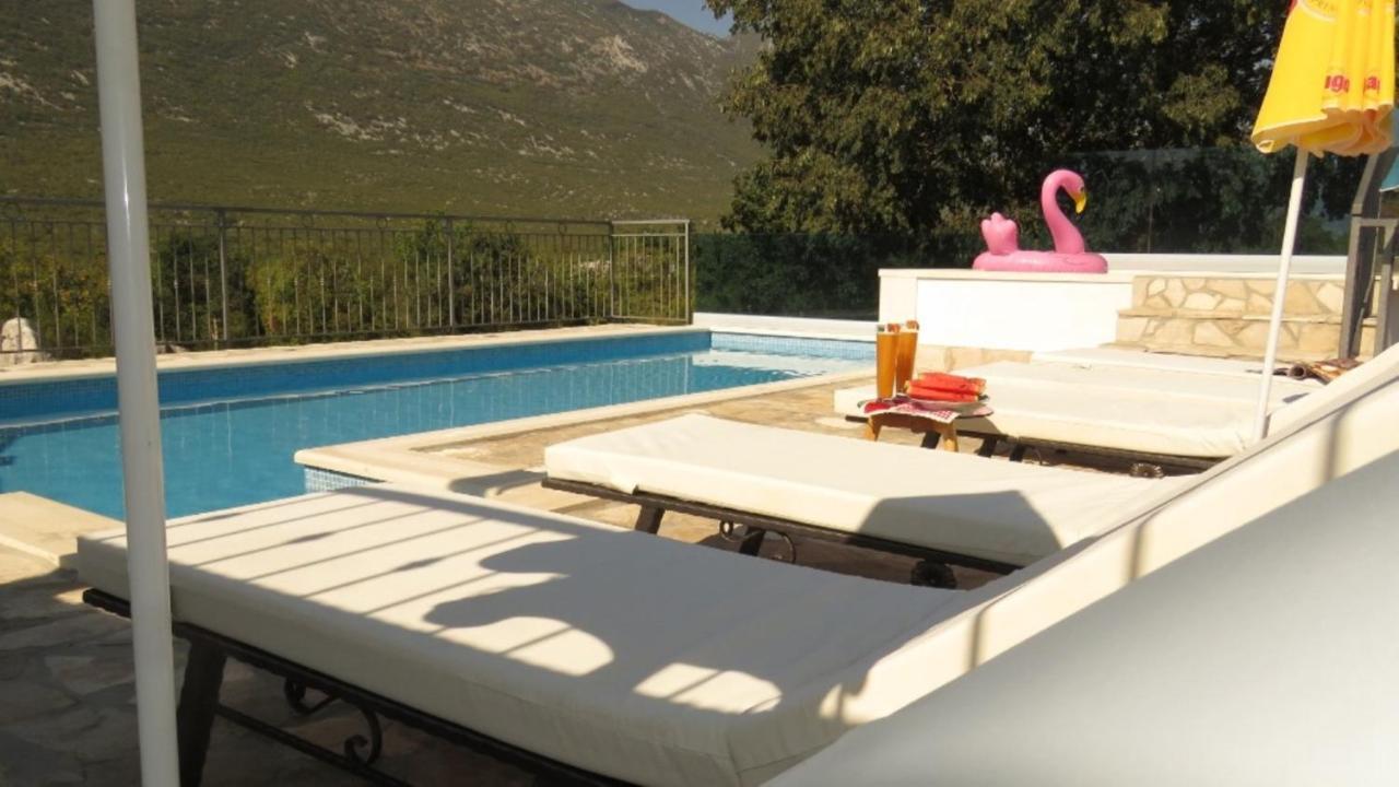 Donje Rascane Dvori Stipanovi With Heated Pool And Jacuzzi 빌라 외부 사진