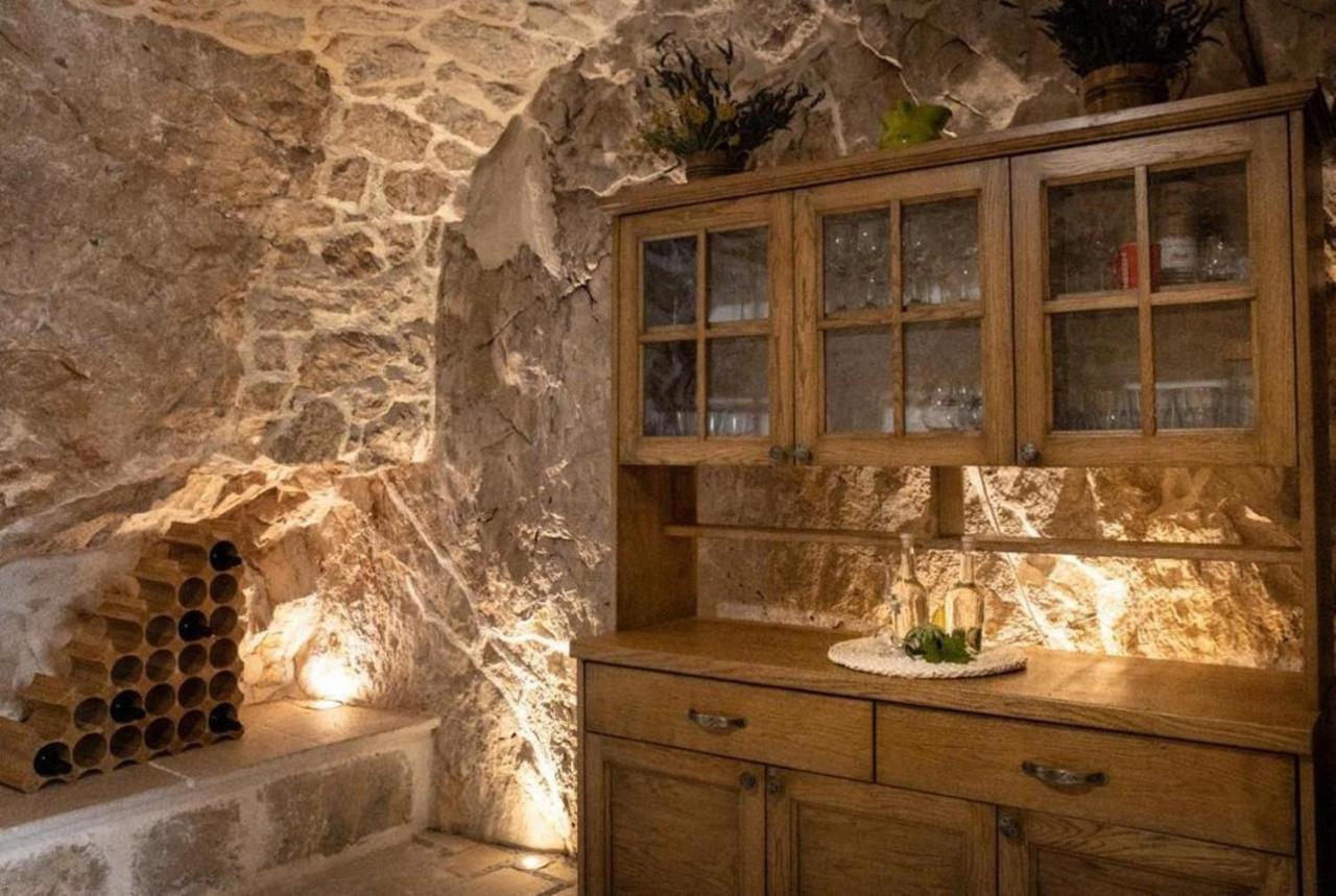 Donje Rascane Dvori Stipanovi With Heated Pool And Jacuzzi 빌라 외부 사진