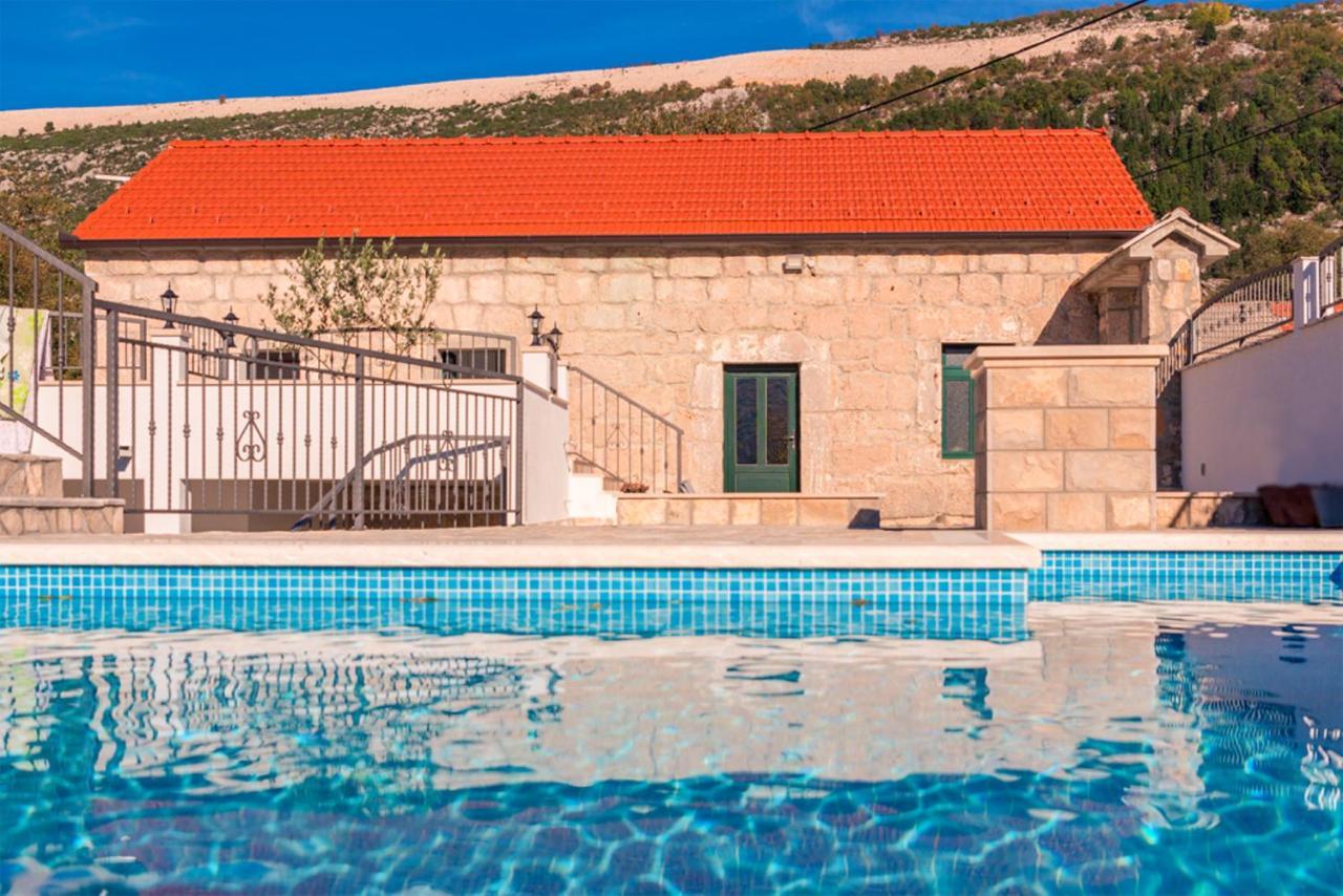Donje Rascane Dvori Stipanovi With Heated Pool And Jacuzzi 빌라 외부 사진
